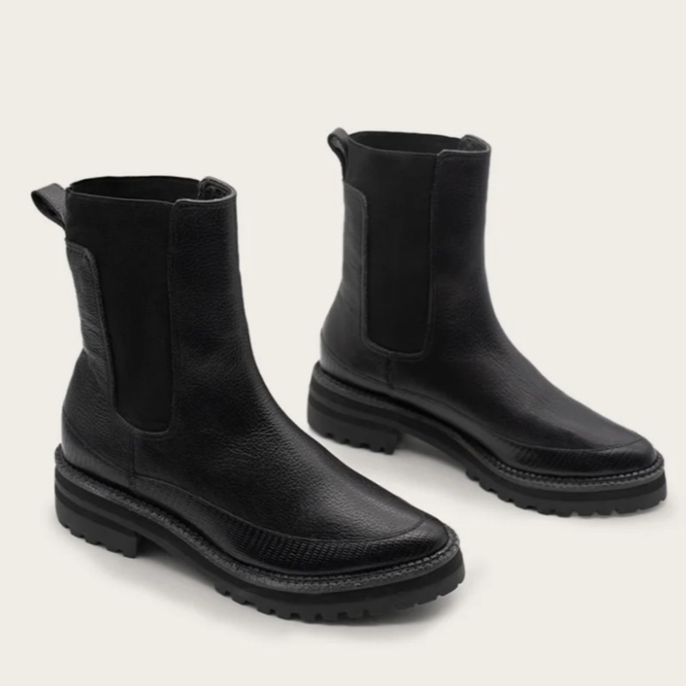KAANAS BELGRADE BOOTIE IN ONYX
$249 women size 39 US 9 NEW